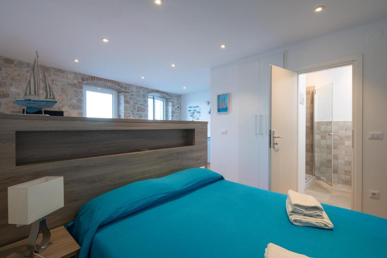 Blue Sea View Apartment โรวีน ภายนอก รูปภาพ