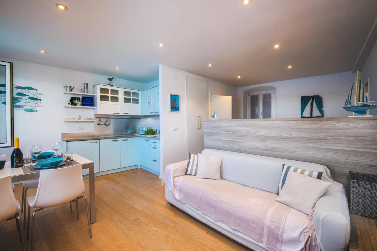 Blue Sea View Apartment โรวีน ภายนอก รูปภาพ