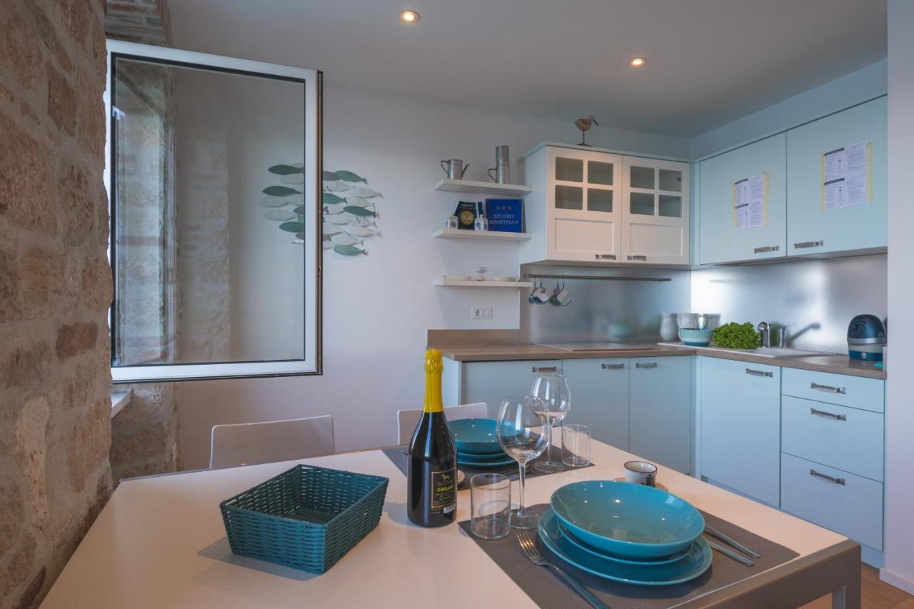 Blue Sea View Apartment โรวีน ภายนอก รูปภาพ